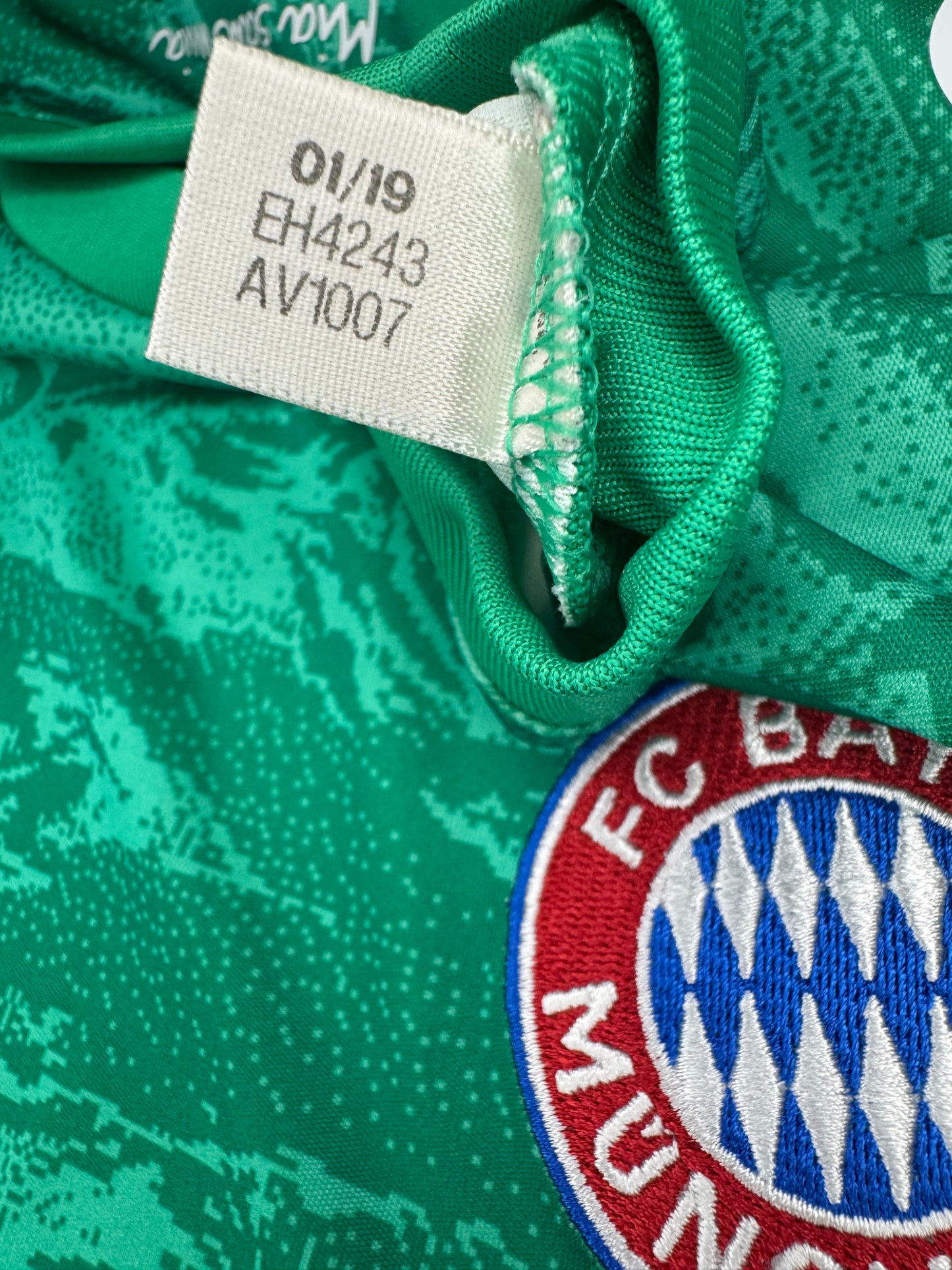 Bayern Munich 2019/20 GK shirt #1 Neuer (M)