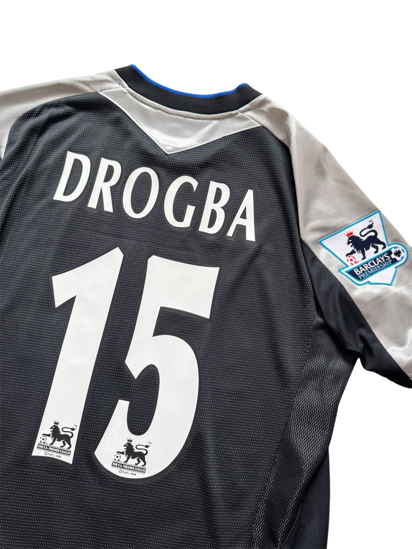 Chelsea 2004/05 Away Shirt #15 Drogba (M)
