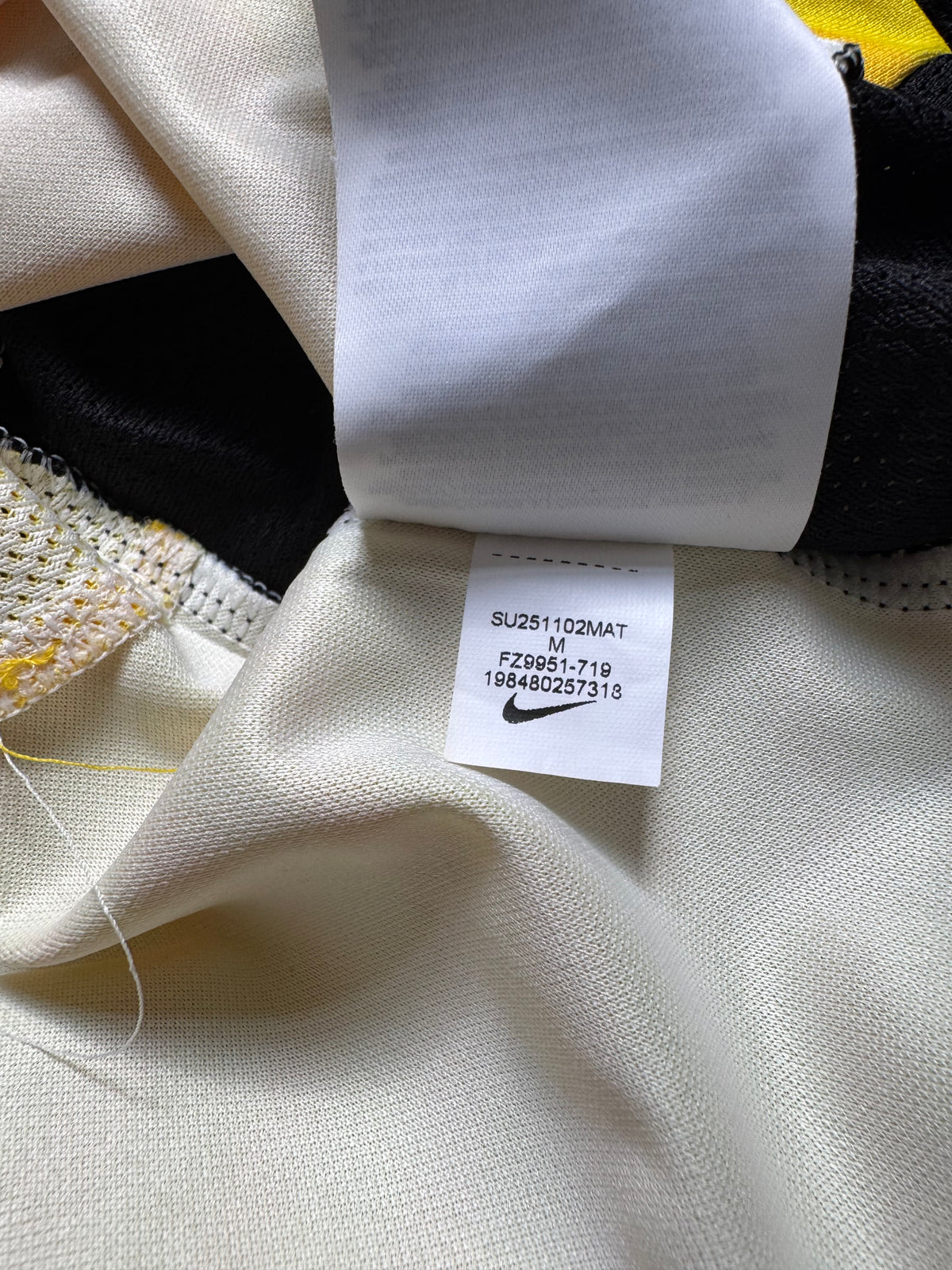 Young Boys 2025/26 Home Shirt (M)