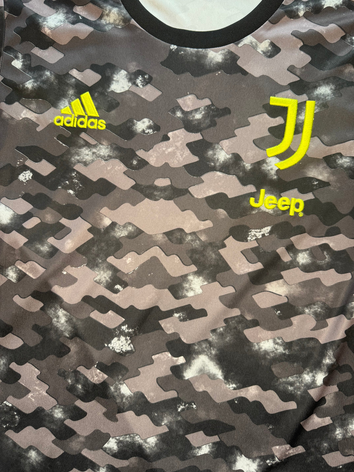 Juventus 2021/22 Training Shirt (M)